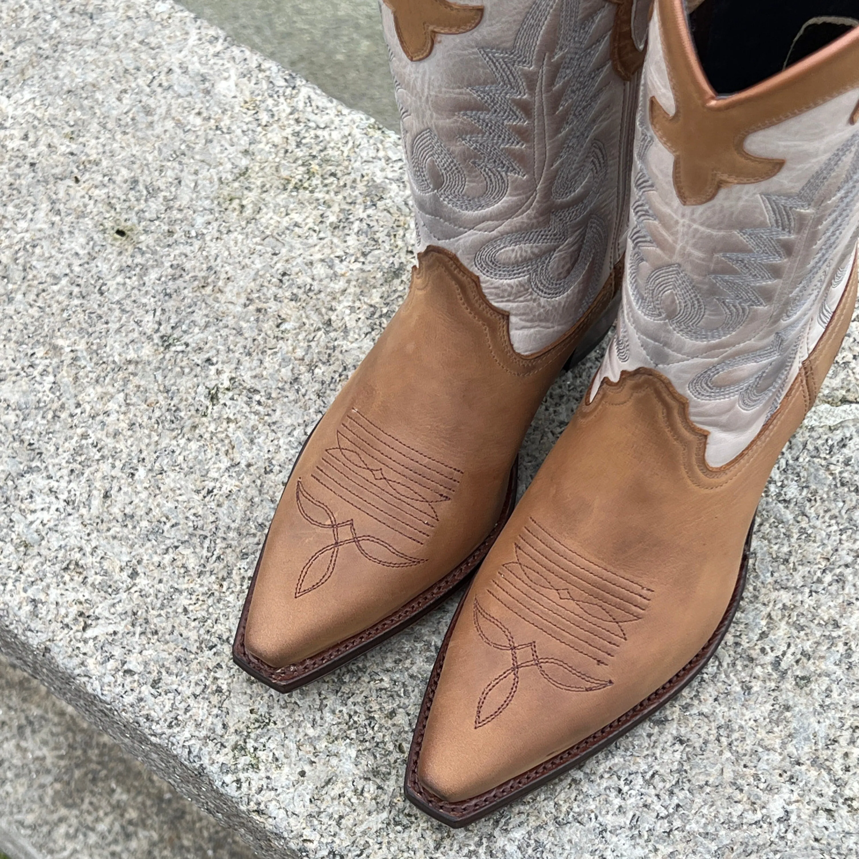 Judy boots - tang/off white