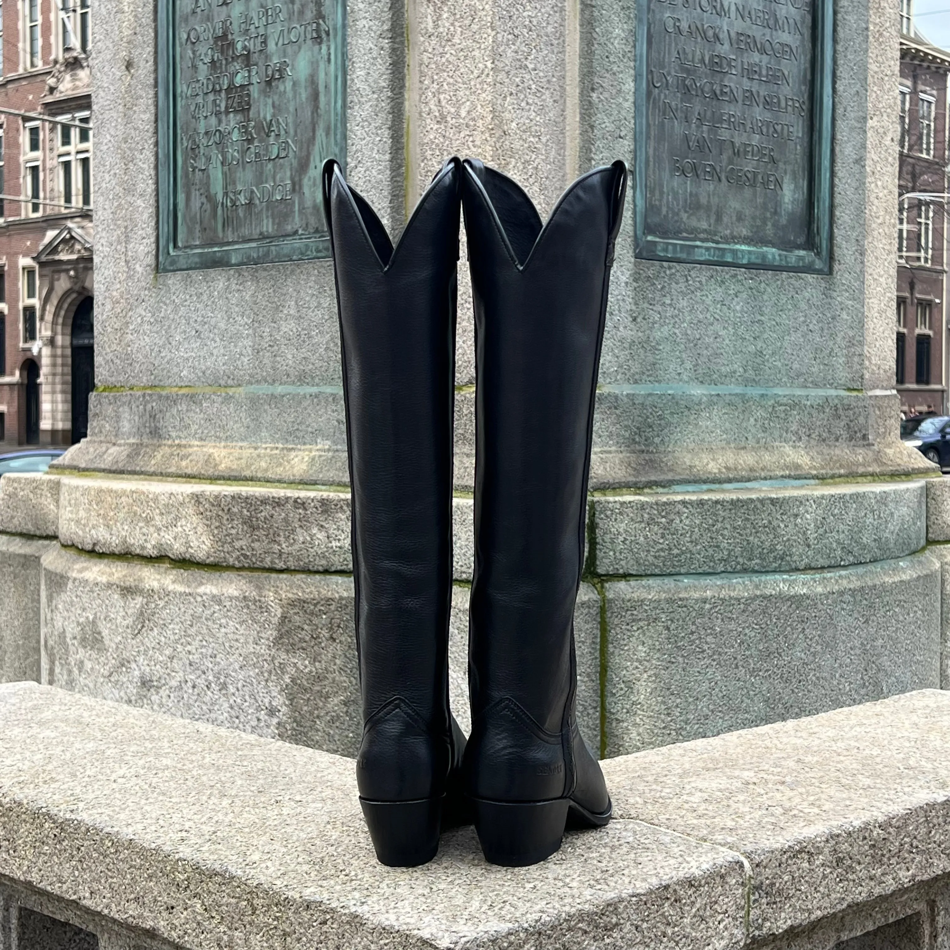Lia boots high | black